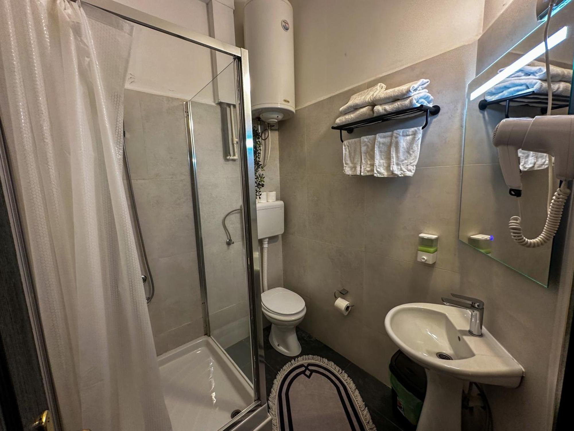 The Only One Apartments Nis Luaran gambar